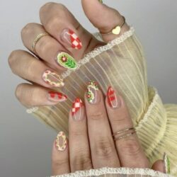 Red scallop flower nails
